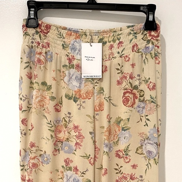 NWT WeWoreWhat Floral Smocked Flare Pants - Picture 8 of 10
